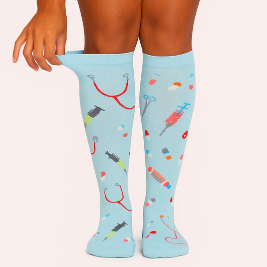 Kompressionsstrumpor – 6-pack med vårdmotiv för sjuksköterskor & vårdpersonal Scandic wellness